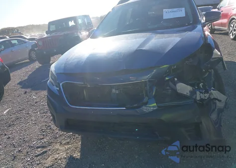 2021 Subaru Outback Premium z USA, uszkodzony, nr VIN 4S4BTADC3M3113743